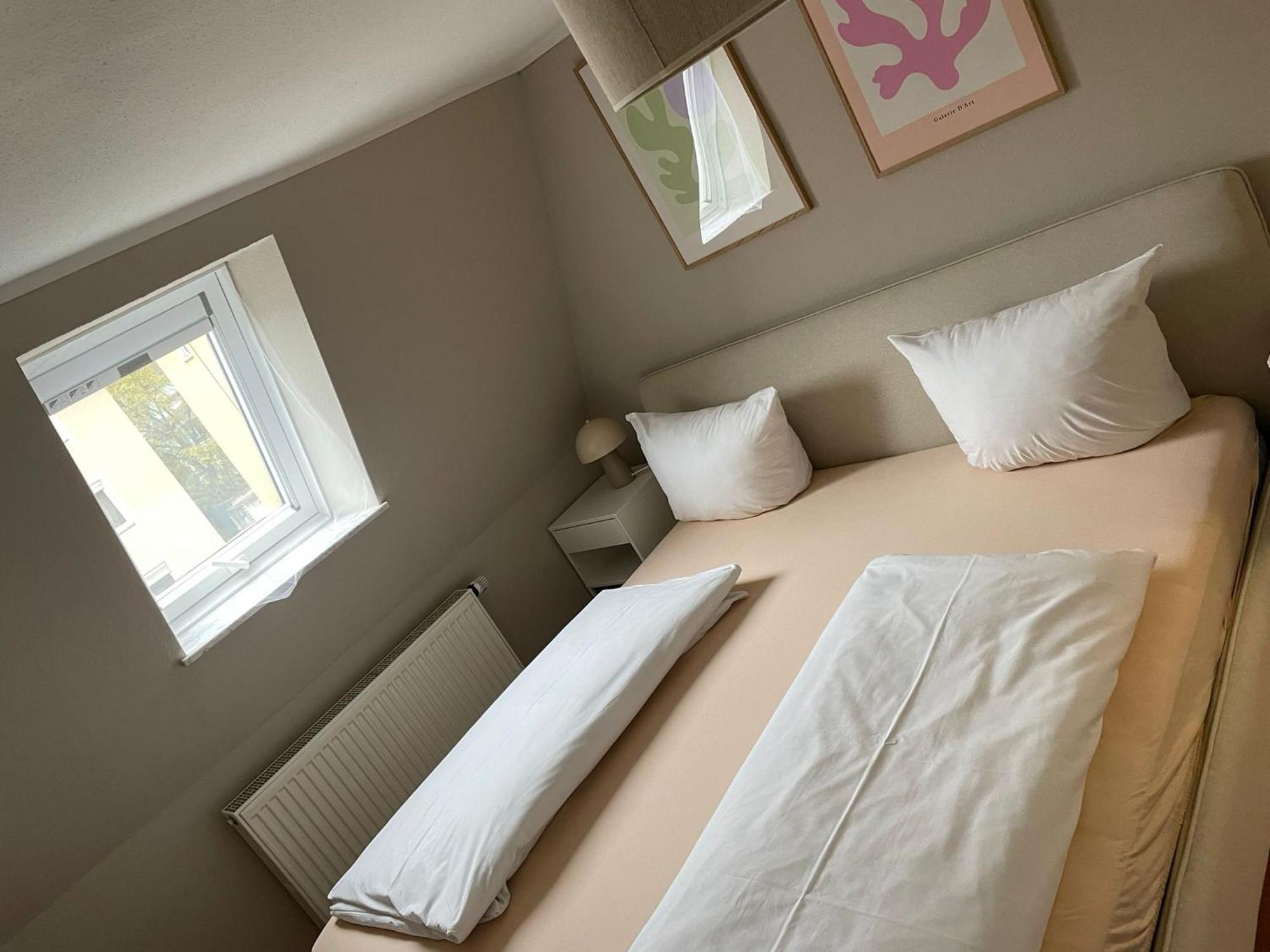 Homie Stay Schiestlstrasse - Moderne Dachgeschosswohnung Mit 2 Schlafzimmern Würzburg Kültér fotó
