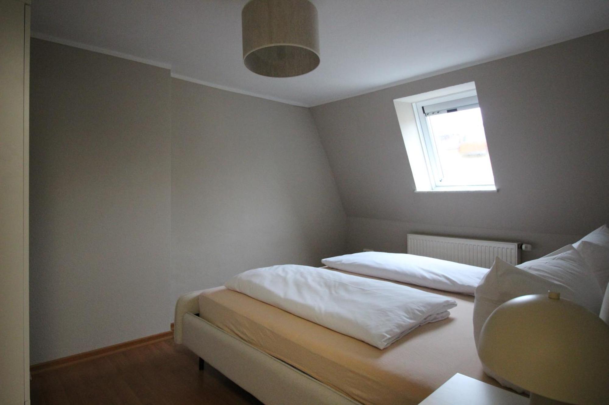 Homie Stay Schiestlstrasse - Moderne Dachgeschosswohnung Mit 2 Schlafzimmern Würzburg Kültér fotó